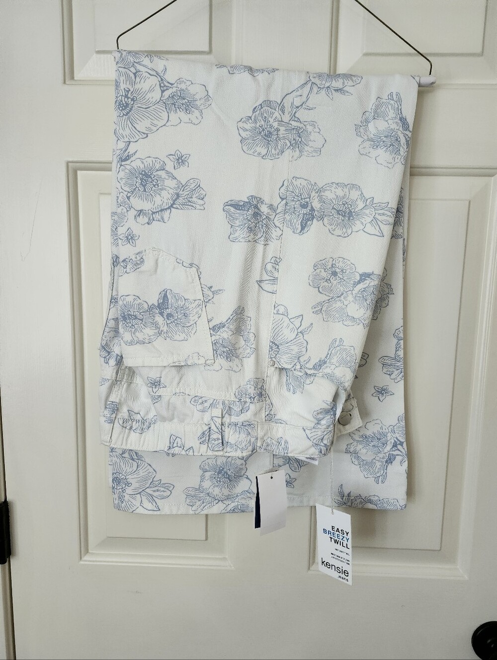 Kensie White Palazzo Pants with Light Blue Floral Print